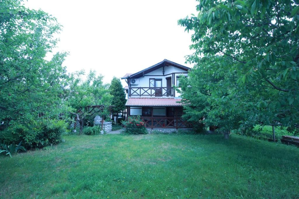 Дома для отпуска Guest House Gradina Баня